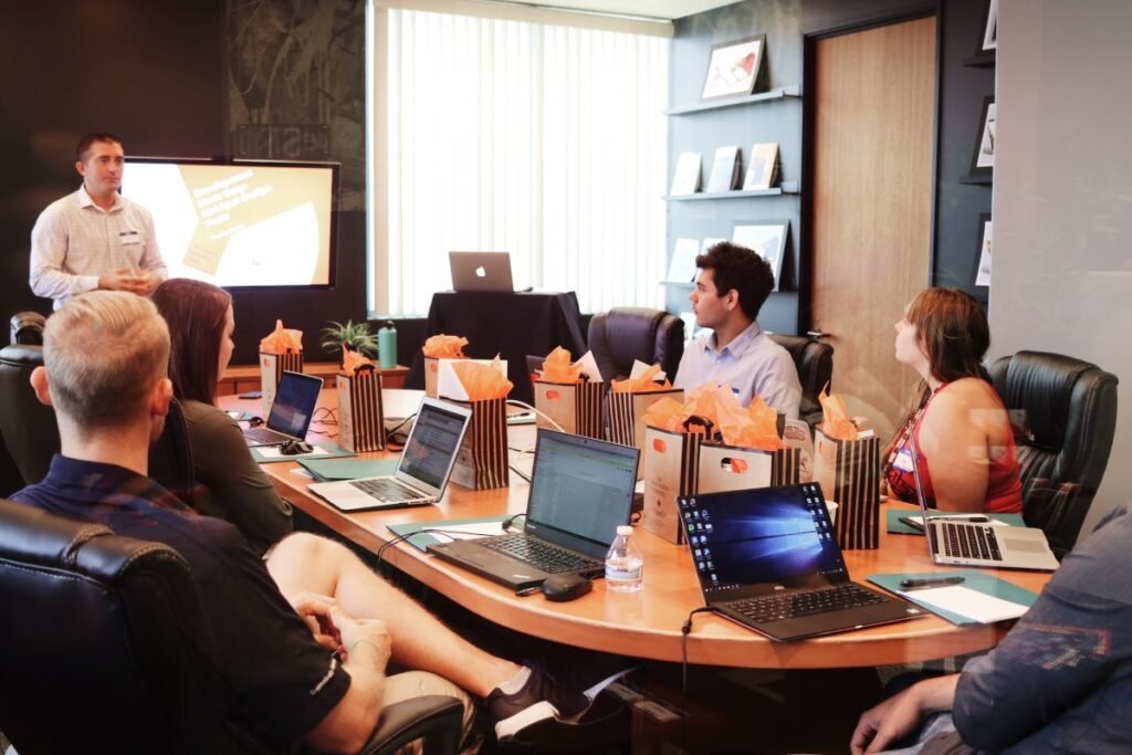 5 Important Benefits of Using a Global Payroll and Compliance Management System 2 5 Important Benefits of Using a Global Payroll and Compliance Management System 2