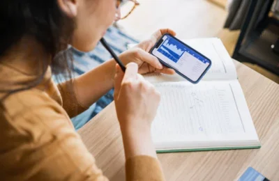 What Key Factors Should You Consider When Selecting A Broker? 