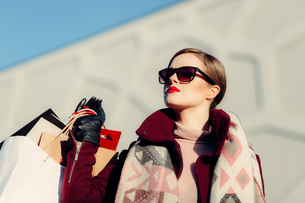 8 Reasons Why You Should Start Wearing Sunglasses 4 Photo of a girl wearing Sunglasses