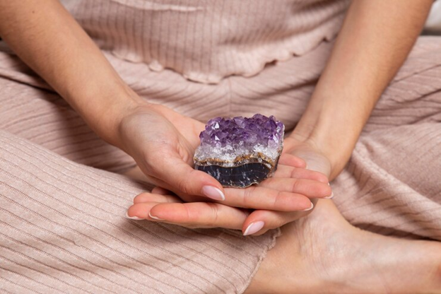 6 Tips For Finding Crystal Healing Classes  1