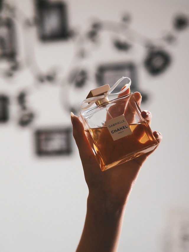 How To Choose Luxury Perfume For Women 1 luxury perfume